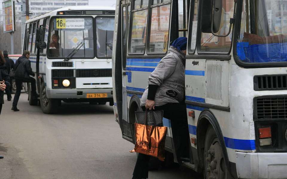 Запуск сезонных дачных автобусов с 6 апреля анонсировал мэр Воронежа
