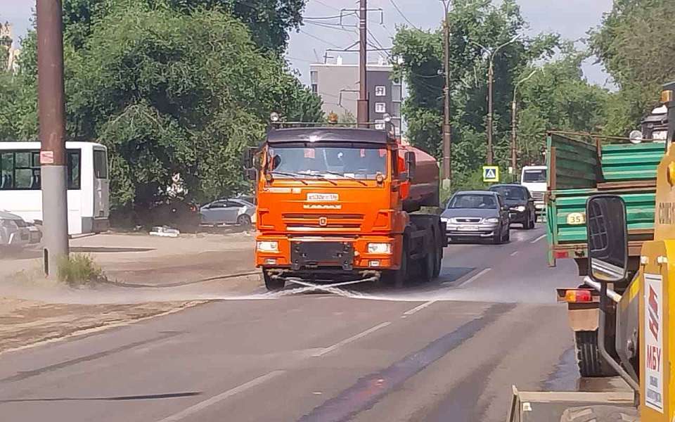 В Коминтерновском районе продолжается мойка УДС