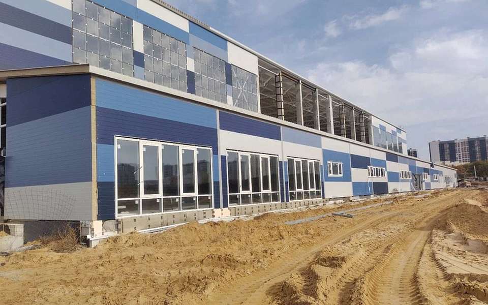 Строительство футбольного манежа в воронежском Шилово активизировалось после смены подрядчика