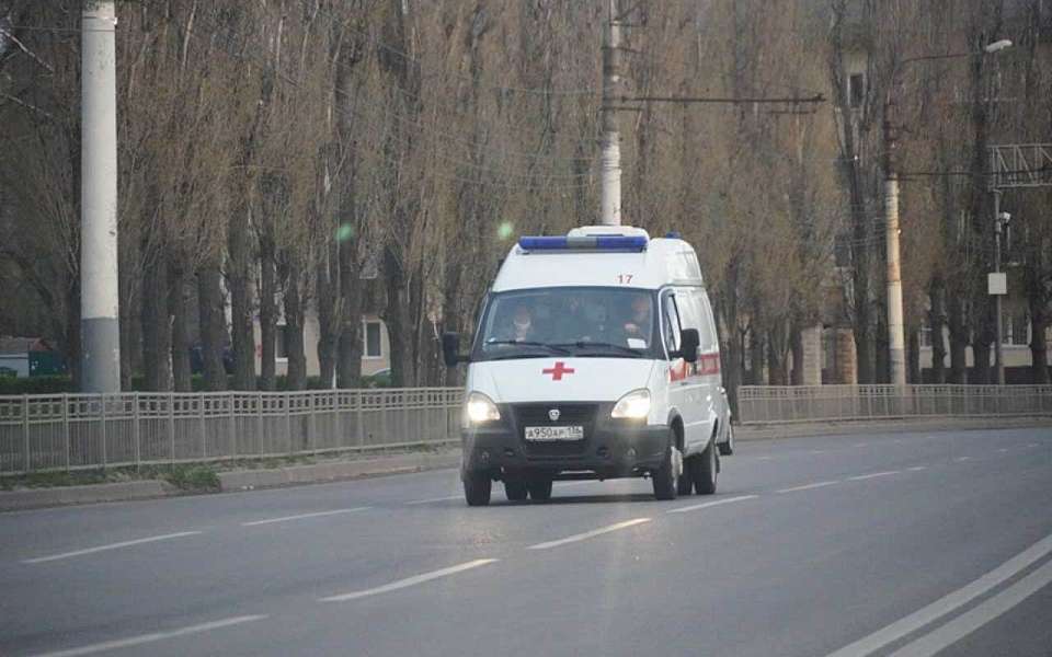 Тяжелый груз обрушился на 48-летнего работника воронежского склада