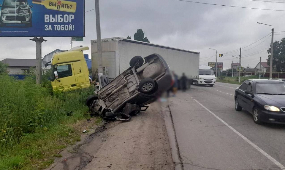 Воронежские полицейские задержали предполагаемого виновника гибели в ДТП 33-летней автомобилистки