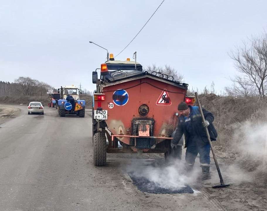 О работе по восстановлению городских дорог рассказал мэр Воронежа