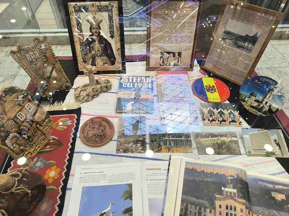 Молдавская община пригласила воронежцев на экспозицию в «Покровских оранжереях»