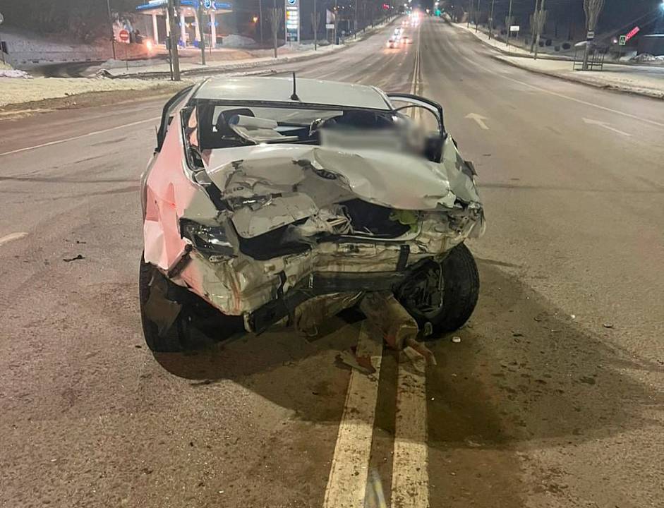 В жуткой ночной аварии в Воронеже пострадали две женщины