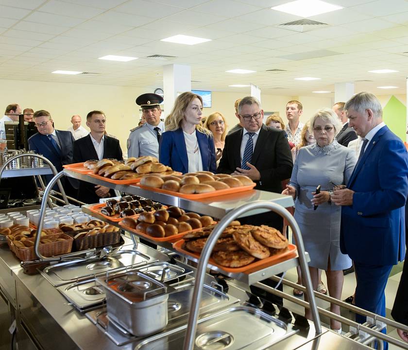 Воронежские школьники начальных классов получат бесплатное питание в новом учебном году