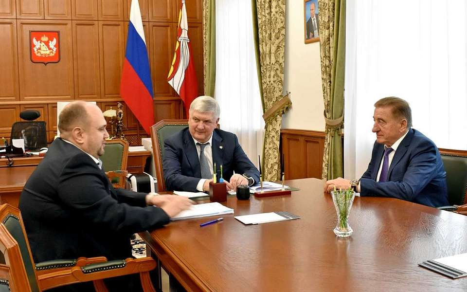 Празднование 100-летия Виталия Воротникова руководители Воронежского землячества обсудили с губернатором Александром Гусевым