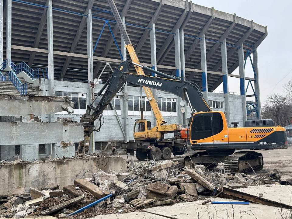В Воронеже стартовал демонтаж Центрального стадиона профсоюзов