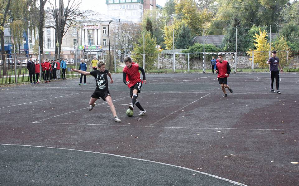 В Ленинском районе прошел осенний турнир по мини-футболу