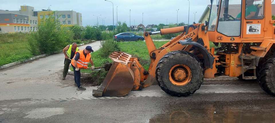 В Железнодорожном районе не останавливаются работы по благоустройству