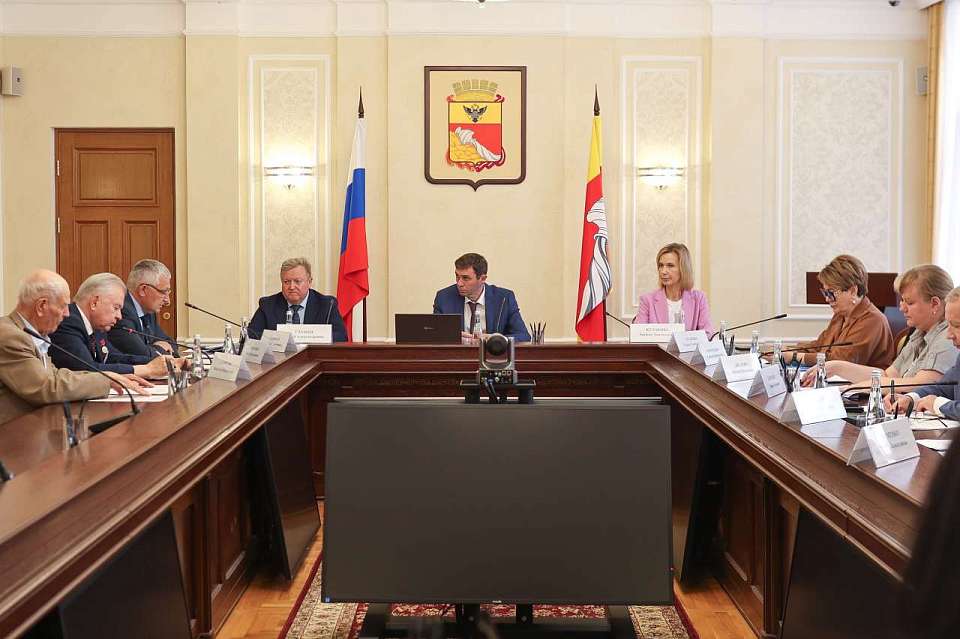 Глава Воронежа провел встречу с активом городского Совета ветеранов