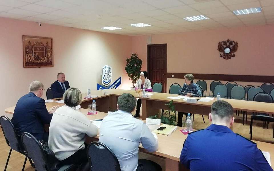 В Коминтерновском районе прошел прием граждан министра по развитию муниципальных образований региона
