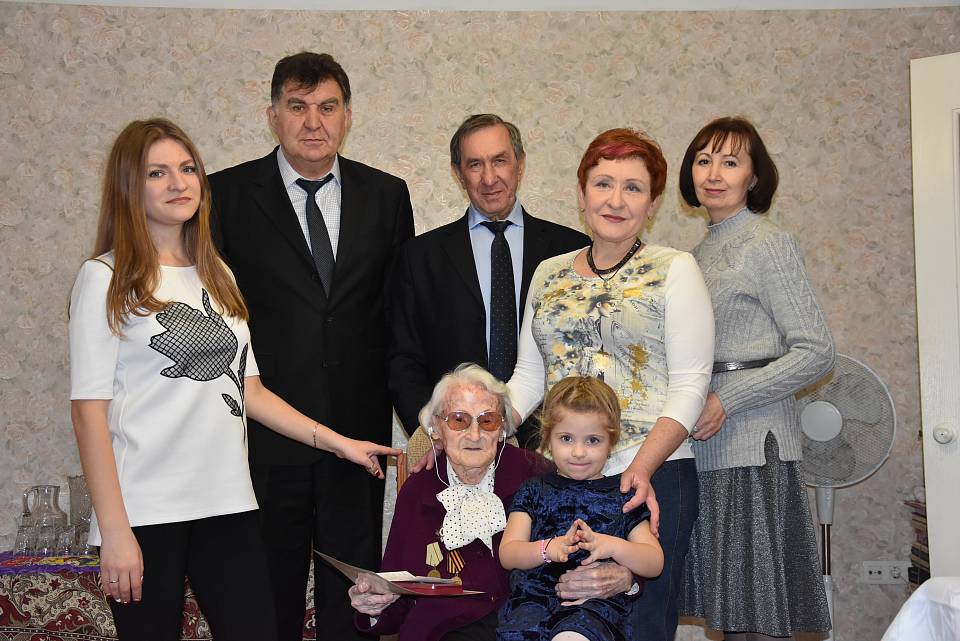 В Железнодорожном районе Воронежа ветерана войны поздравили со 100-летием