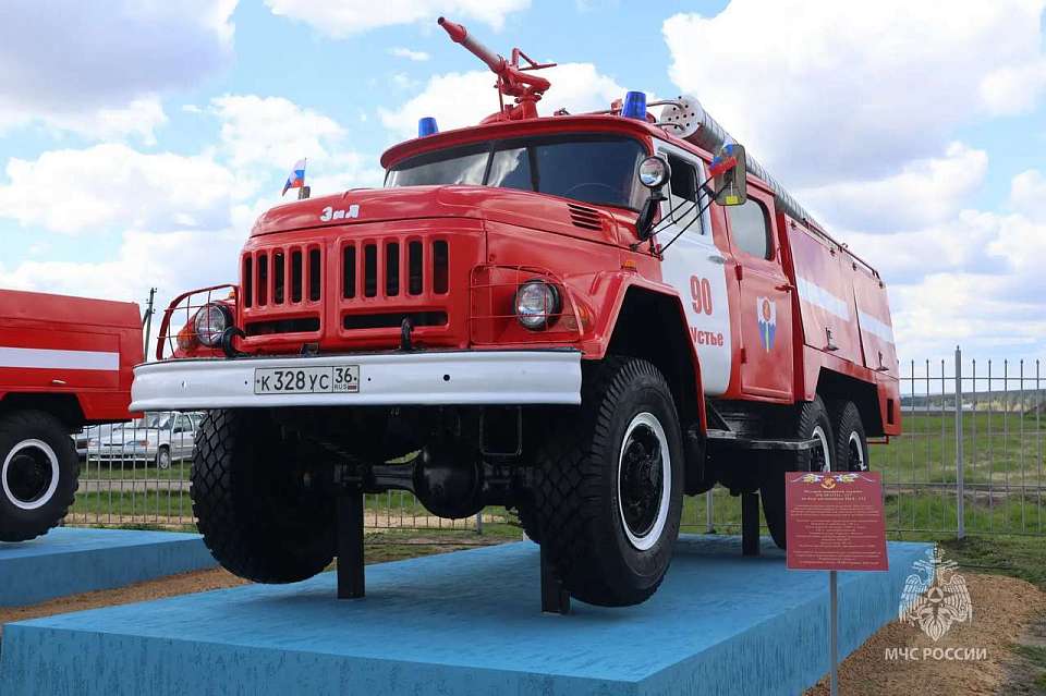 Памятник ветерану пожарной охраны открыли в Воронежской области