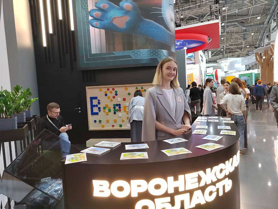 Десятки человек познакомились со стендом Воронежской области на выставке «Россия» в Москве