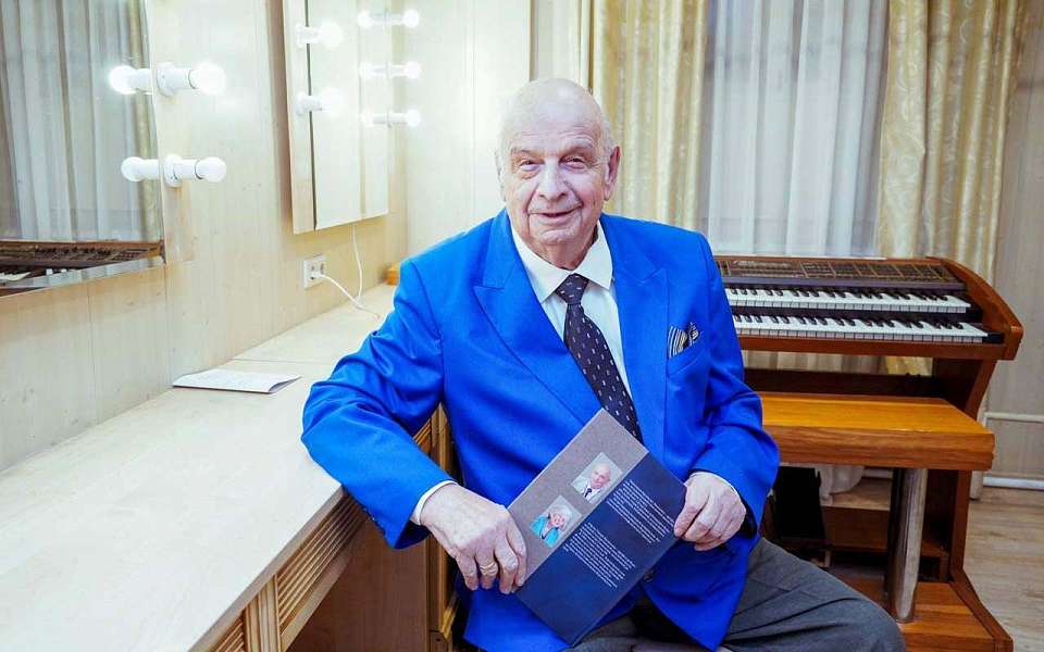 Путин наградил воронежского профессора Бронислава Табачникова орденом