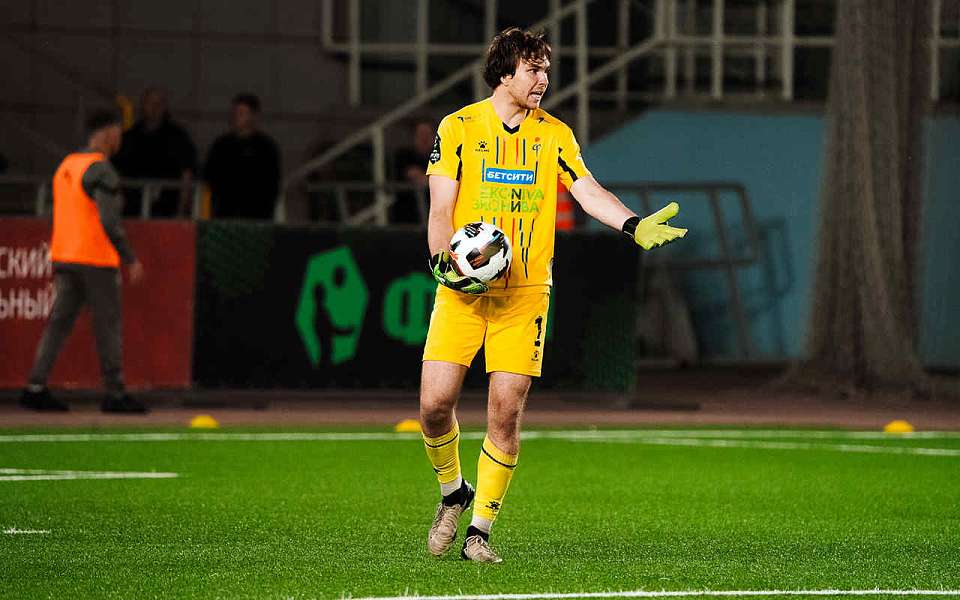 Даниила Фролкина признали лучшим футболистом «Факела» по итогам сентября