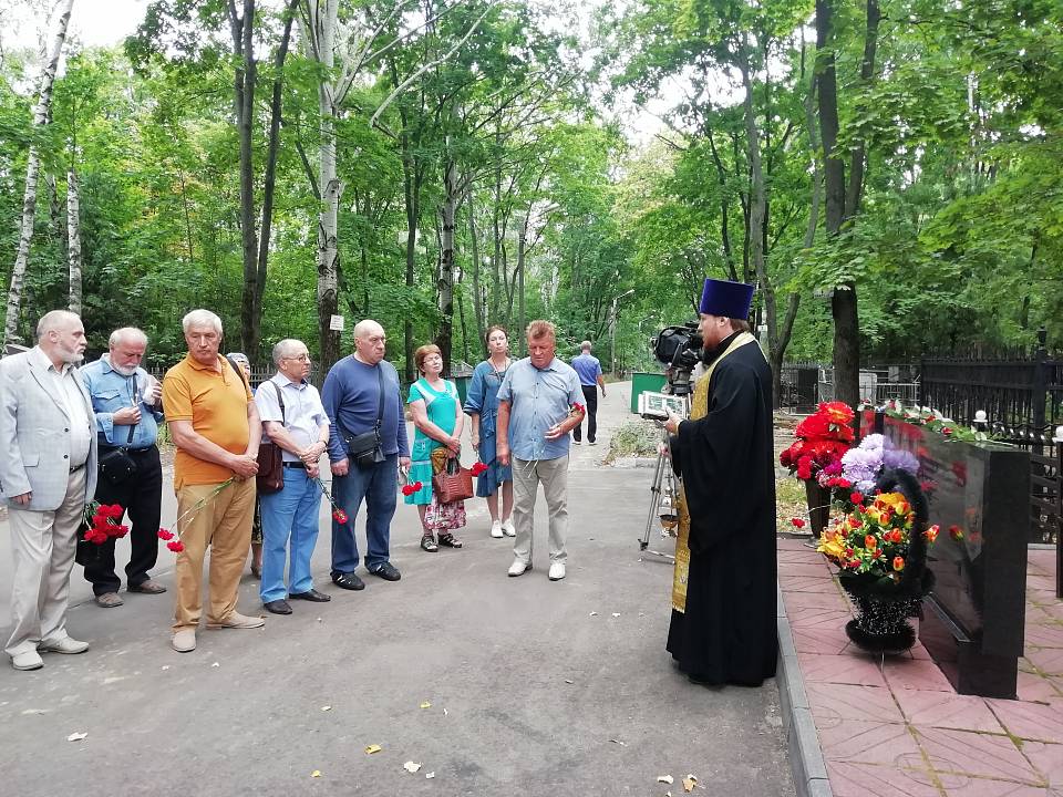 В Коминтерновском районе почтили память погибших подводников крейсера «Курск»
