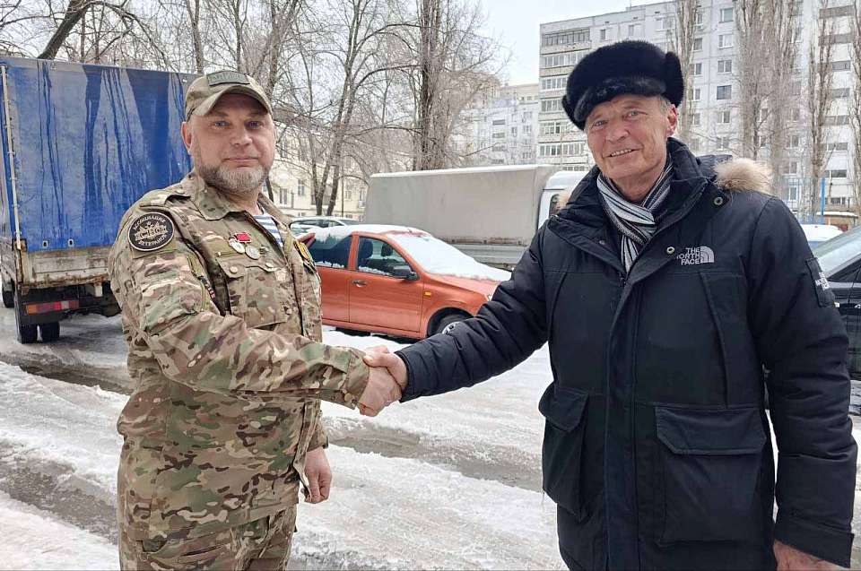 «Врага пряниками не закидаем»: как воронежские волонтеры, казаки и бизнес объединились для поддержки бойцов СВО