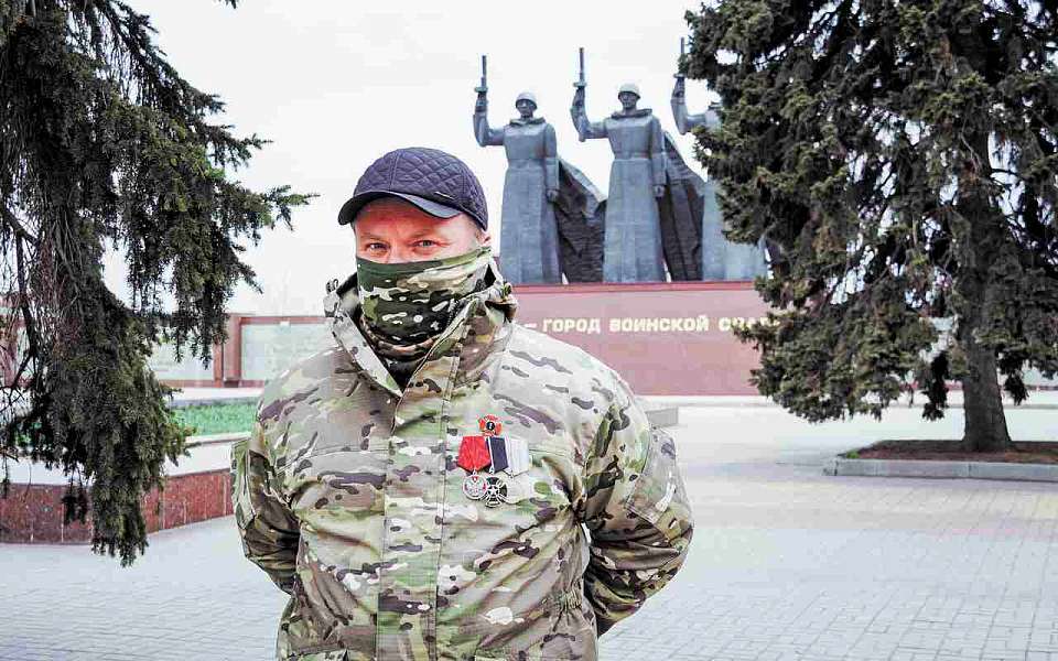 «Защитники Отечества – в окопах»: военнослужащий Павел Титов призывает мужчин к исполнению долга