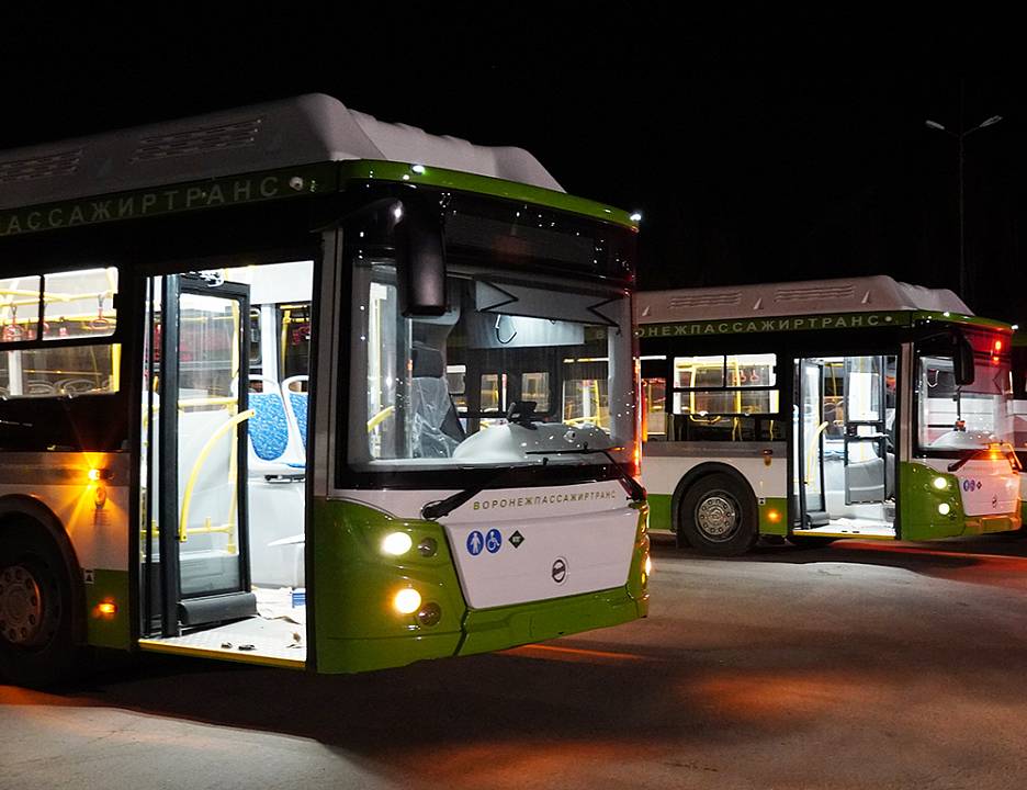 Губернатор объявил о покупке 63 больших автобусов с кондиционерами для Воронежа