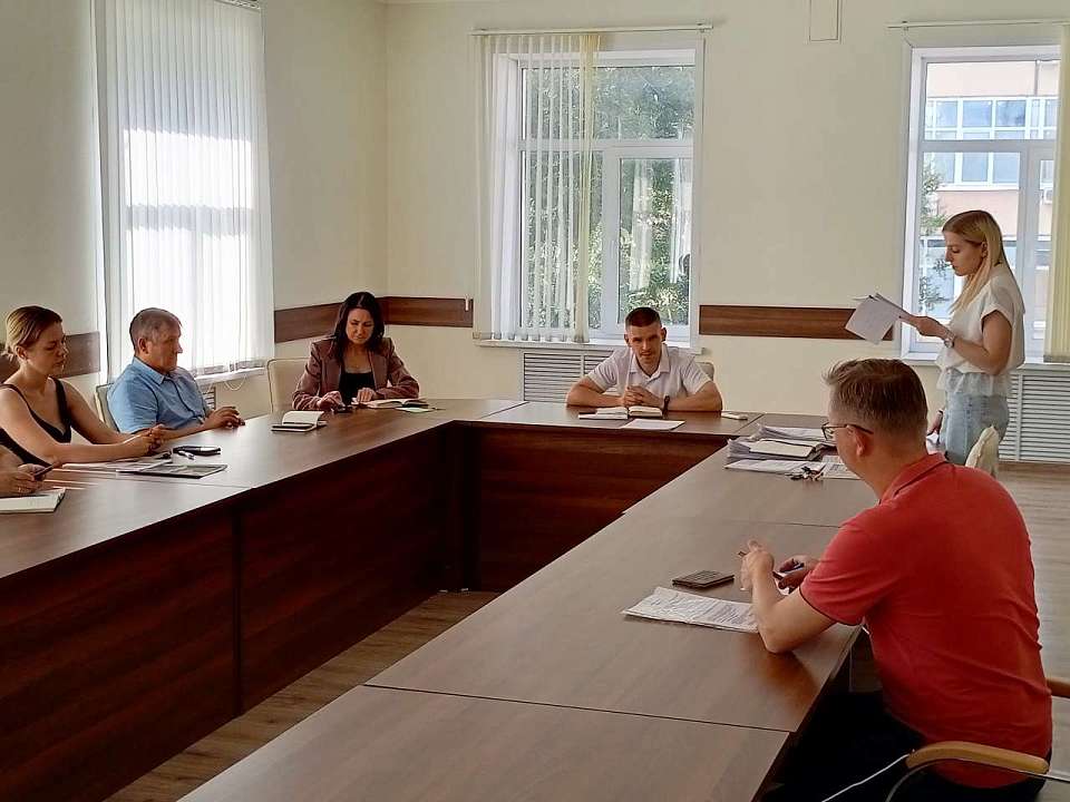 В Ленинском районе рассмотрели вопросы административной практики