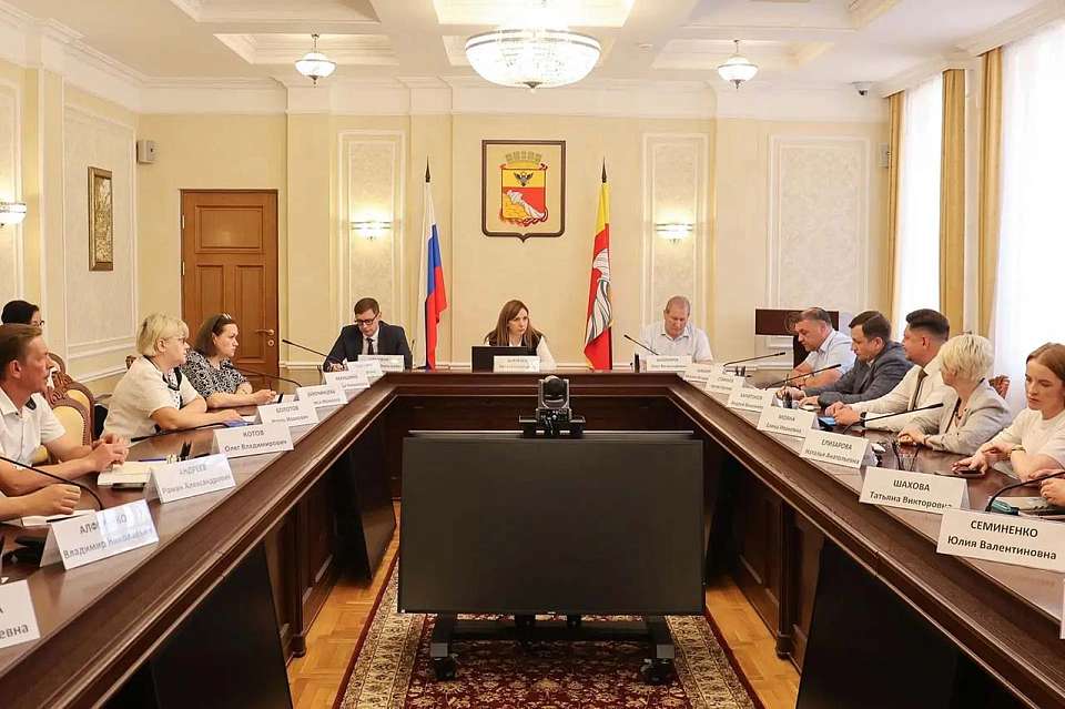 Предпринимателей Воронежа заставят поднять зарплаты сотрудникам после вмешательства властей