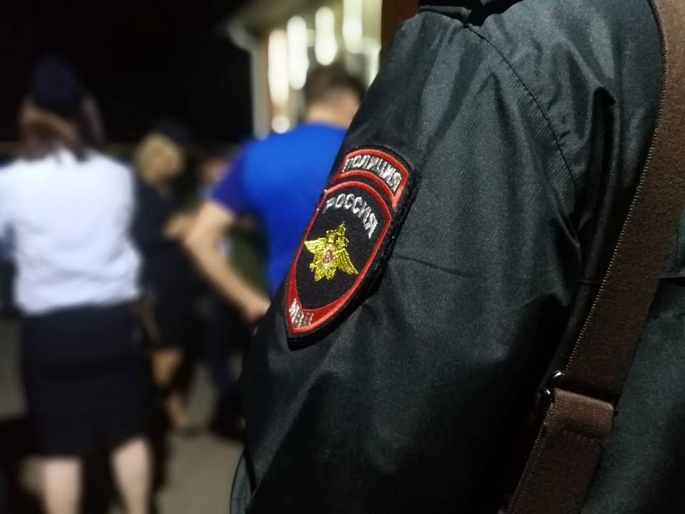 В поселке под Воронежем двое детей и трое взрослых погибли в выгребной яме