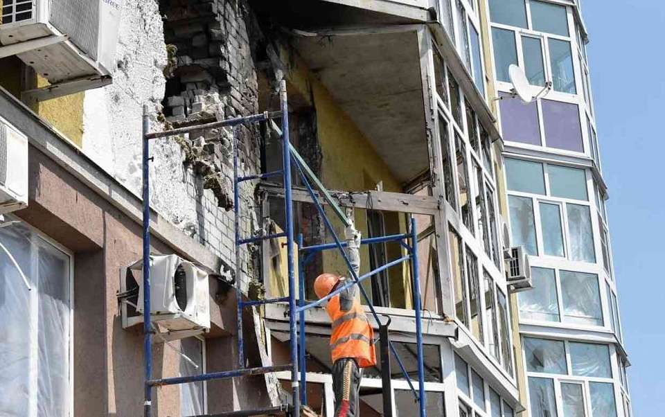 Ремонт пострадавшего от БПЛА дома в Воронеже завершится через неделю