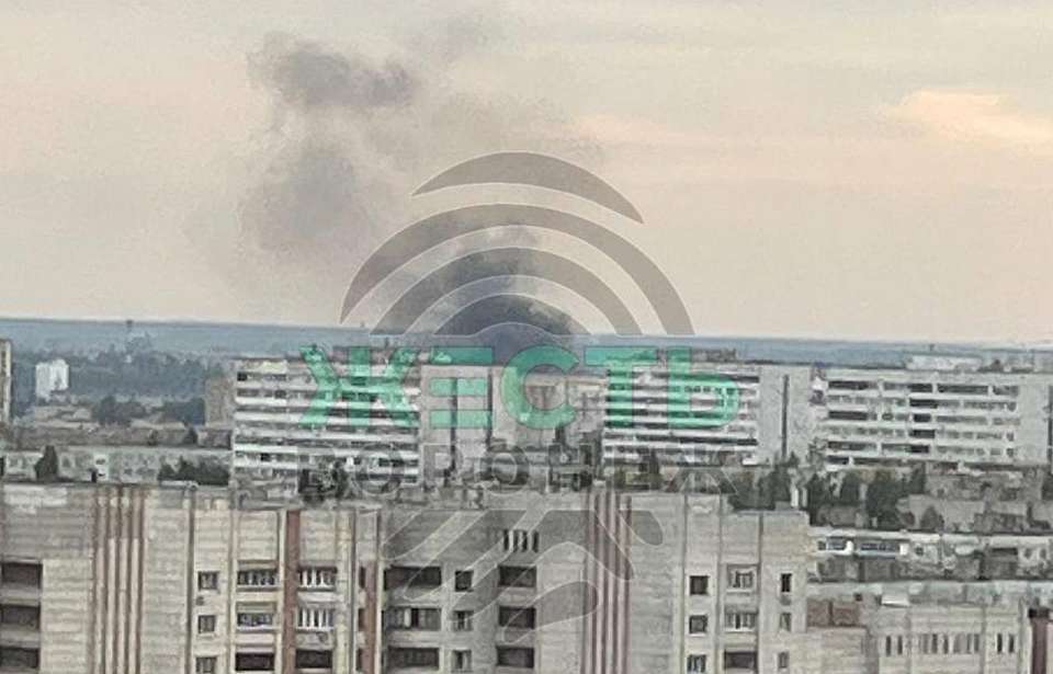 Воронежцев встревожил огромный столб чёрного дыма возле хлебозавода №7