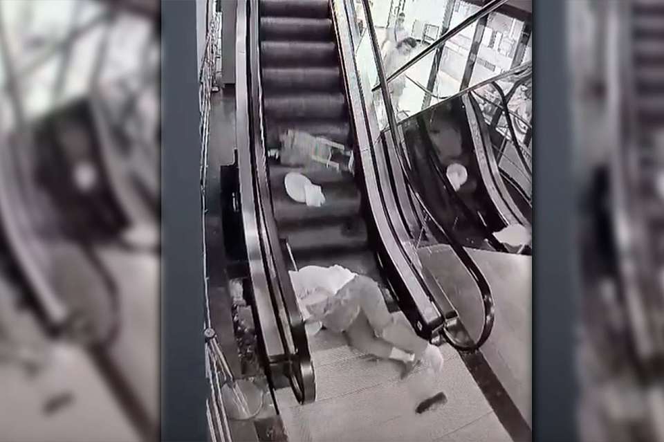 Появилось видео и подробности падения бабушки с эскалатора в ТЦ «Воронежский»