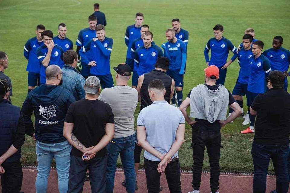 Игроки воронежского «Факела» провели встречу с болельщиками перед игрой с «Уралом»     