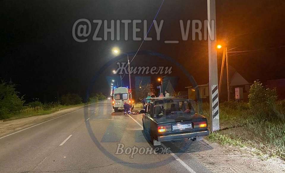 В Воронеже ночью автомобиль сбил девушку и скрылся