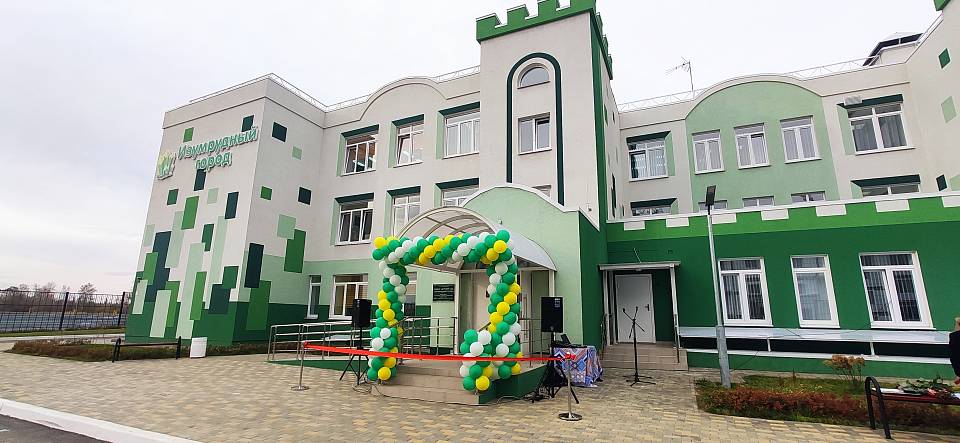 Под Воронежем в жилом микрорайоне открылся детский сад с бассейном