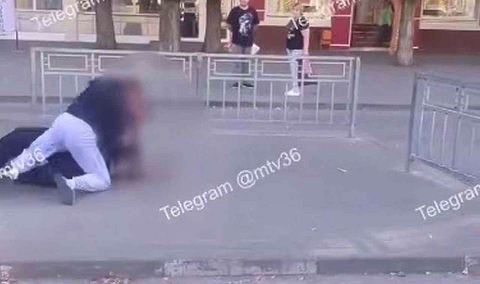 О драке водителя автобуса с пассажиром в соцсетях сообщили воронежцы