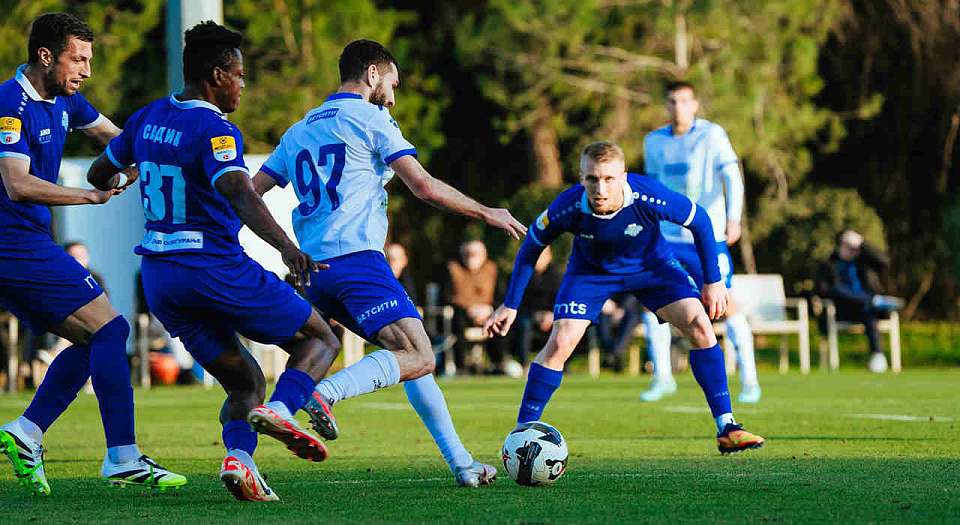 Футболисты воронежского «Факела» выиграли первый зимний спарринг