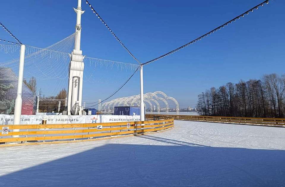 Главный каток Воронежа на время закрыли из-за погодных условий