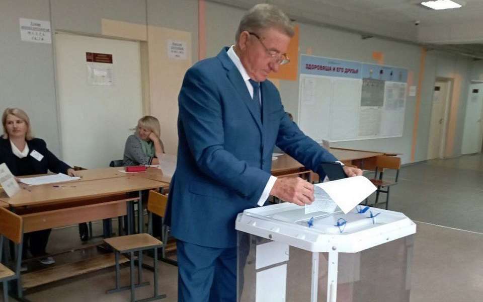 Сенатор РФ Сергей Лукин принял участие в голосовании