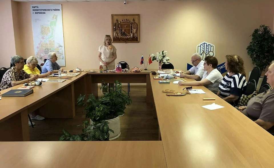 В управе Коминтерновского района обсудили новые горизонты активного долголетия