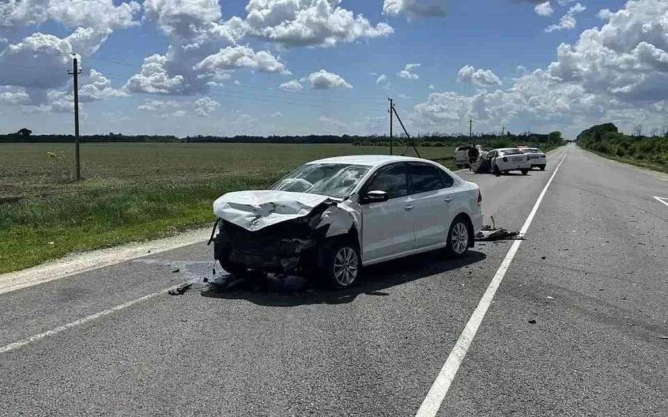 Четыре человека пострадали в ДТП на перекрестке в Воронежской области