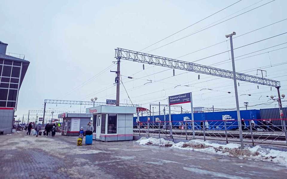 Задержали 14 пассажирских поездов в Воронежской области из-за повреждения инфраструктуры 