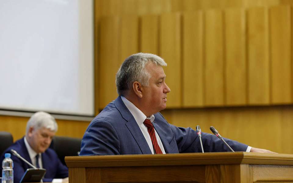 В Воронеже первый секретарь обкома КПРФ Рогатнев подал документы на выборы губернатора
