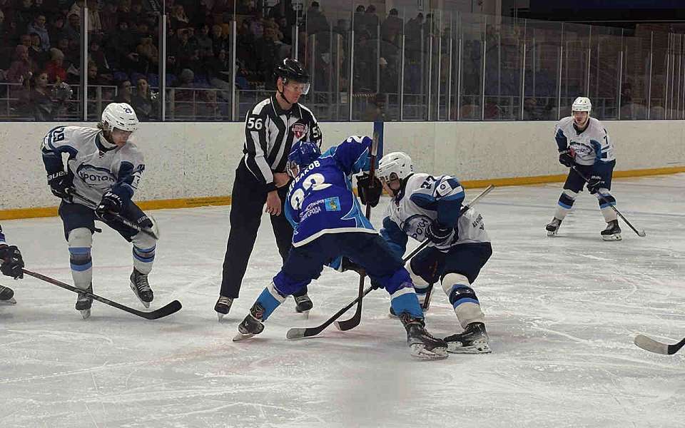 Две домашние победы одержали хоккеисты нововоронежского «Протона»