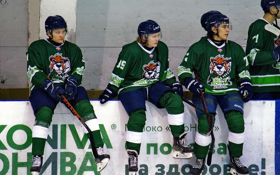 Хоккеисты фарм-клуба воронежского «Бурана» приняли гостей из Самары