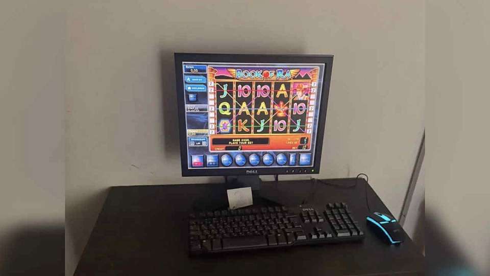 Нелегальный игорный клуб в Воронеже организовали отец и дочь