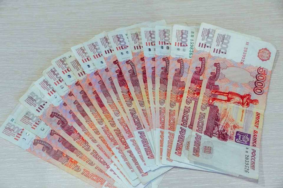 Выплаты 255 тыс. рублей воронежцу добились приставы за повреждённую манипулятором машину