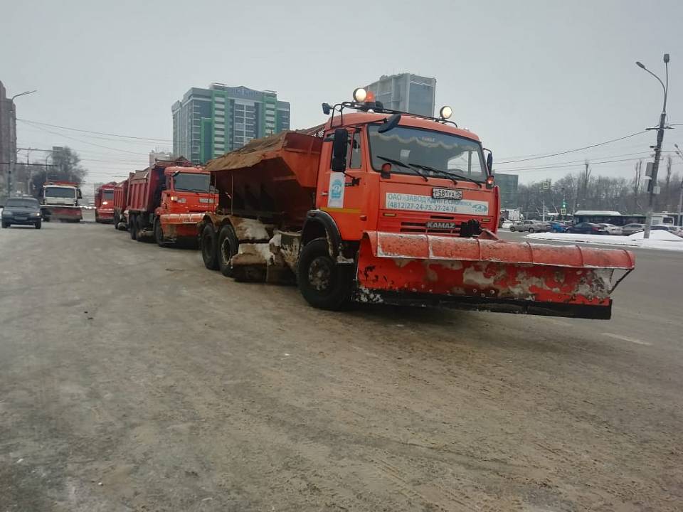 В связи с интенсивным снегопадом в Воронеже изменяется специфика уборки улиц от снега 