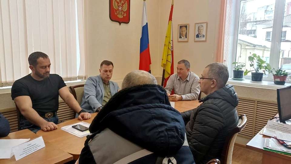 В Ленинском районе обсудили решение актуальных проблем ЖКХ