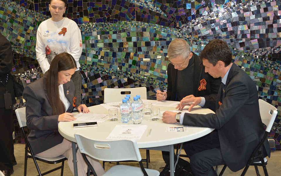 Участие в «Диктанте Победы» приняли депутаты городской думы Воронежа