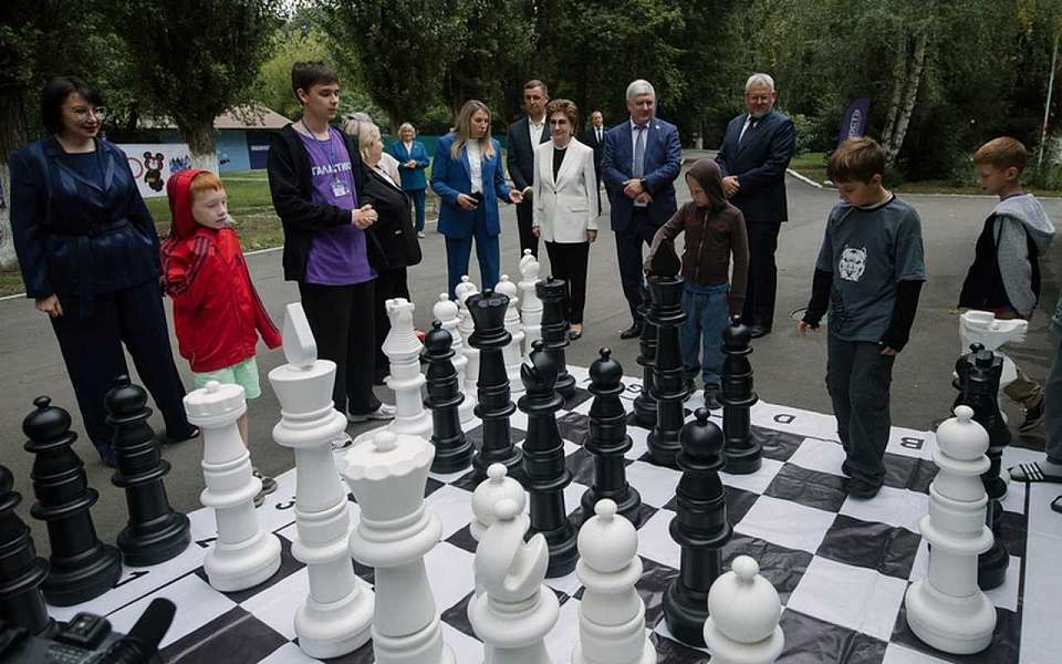 Сенатор Галина Карелова высоко оценила организацию детского отдыха в Воронежской области