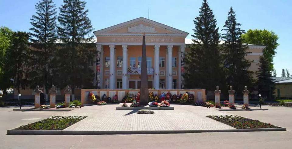 Обследовали дома и открыли автобусное движение после атаки БПЛА в воронежской Ольховатке